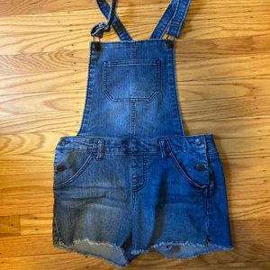 Super cute overalls!